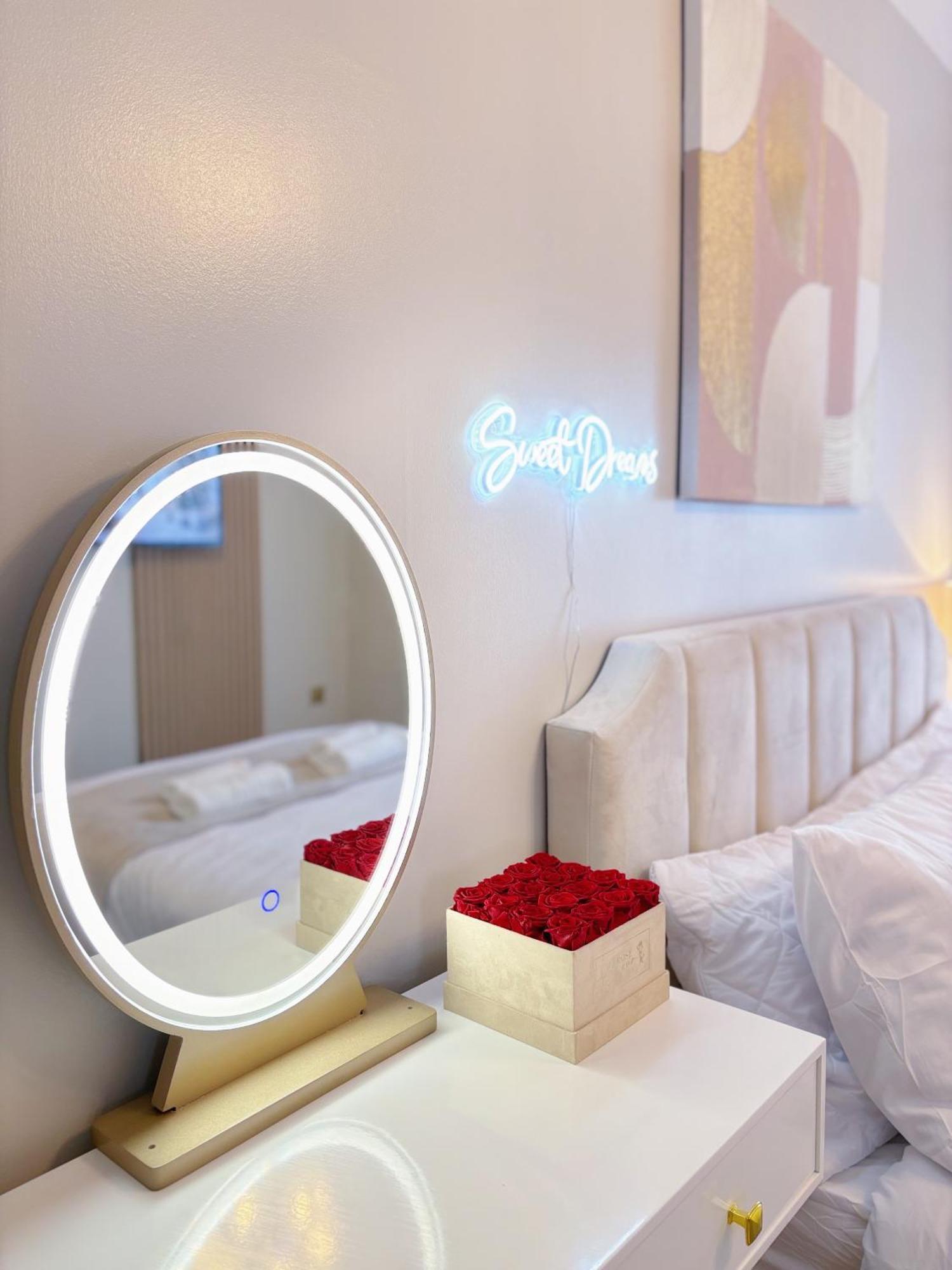 Lux - Luxury With Jacuzzi In Leeds Centre Apartment