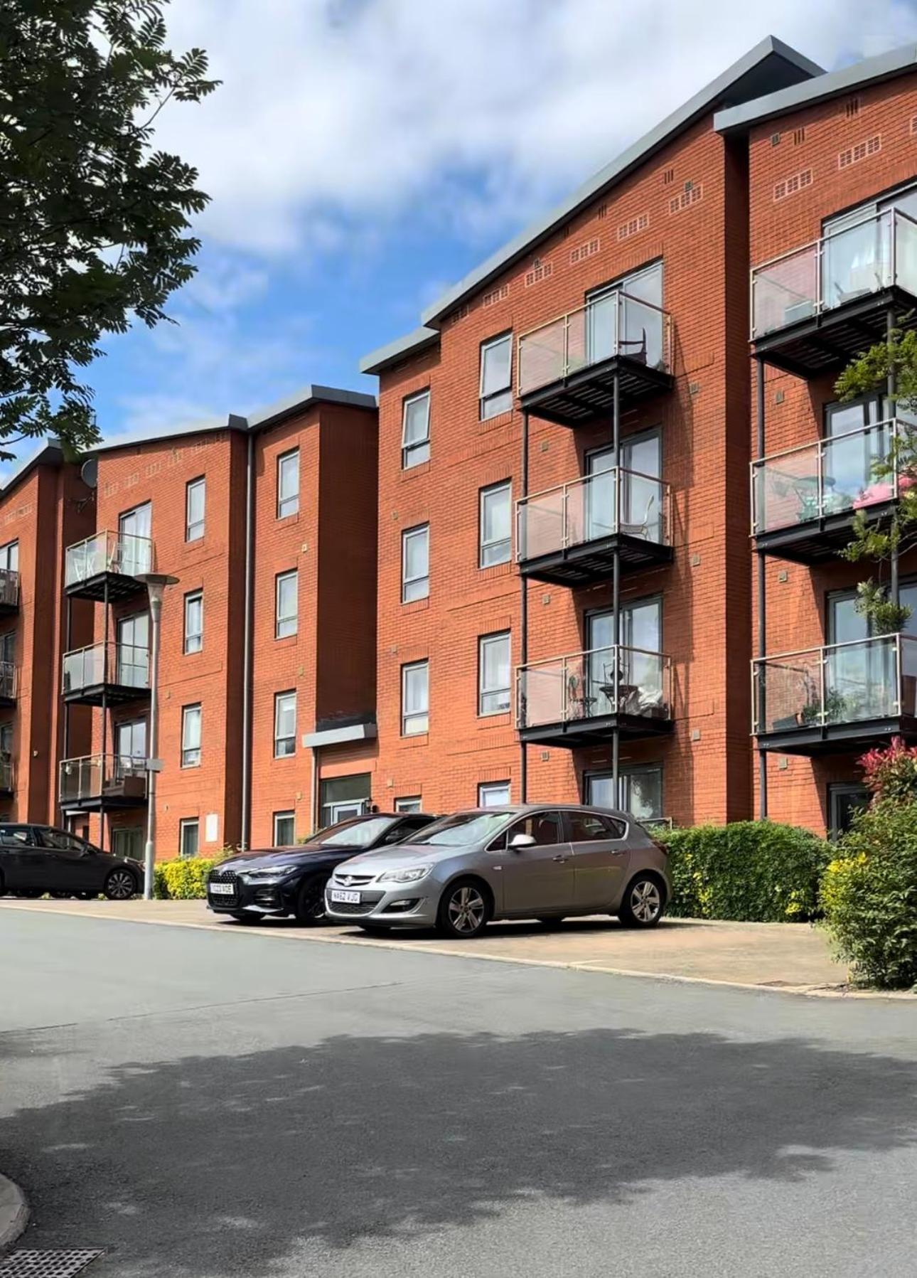Lux - Luxury With Jacuzzi In Leeds Centre Apartment