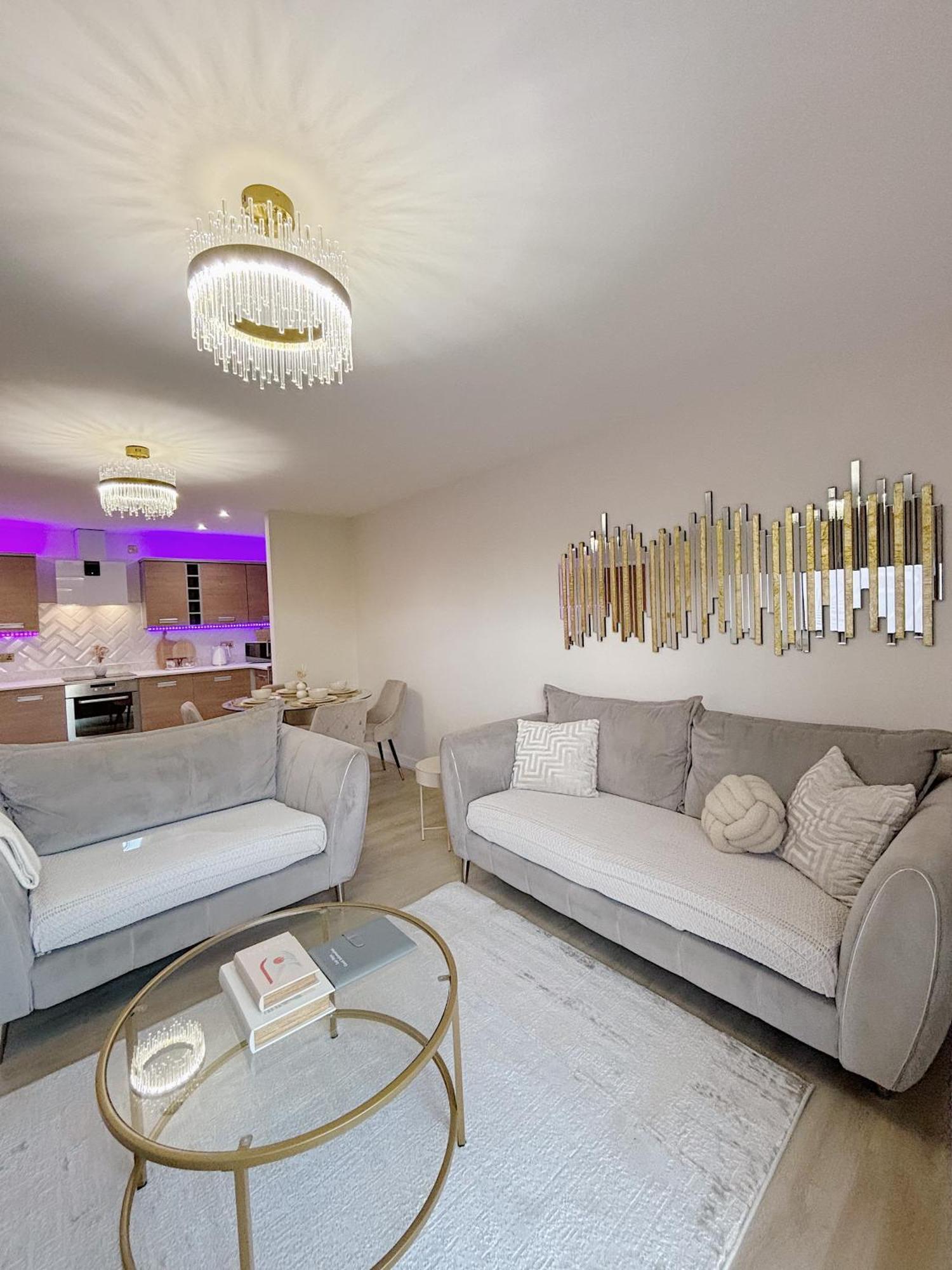 Lux - Luxury With Jacuzzi In Leeds Centre Apartment *