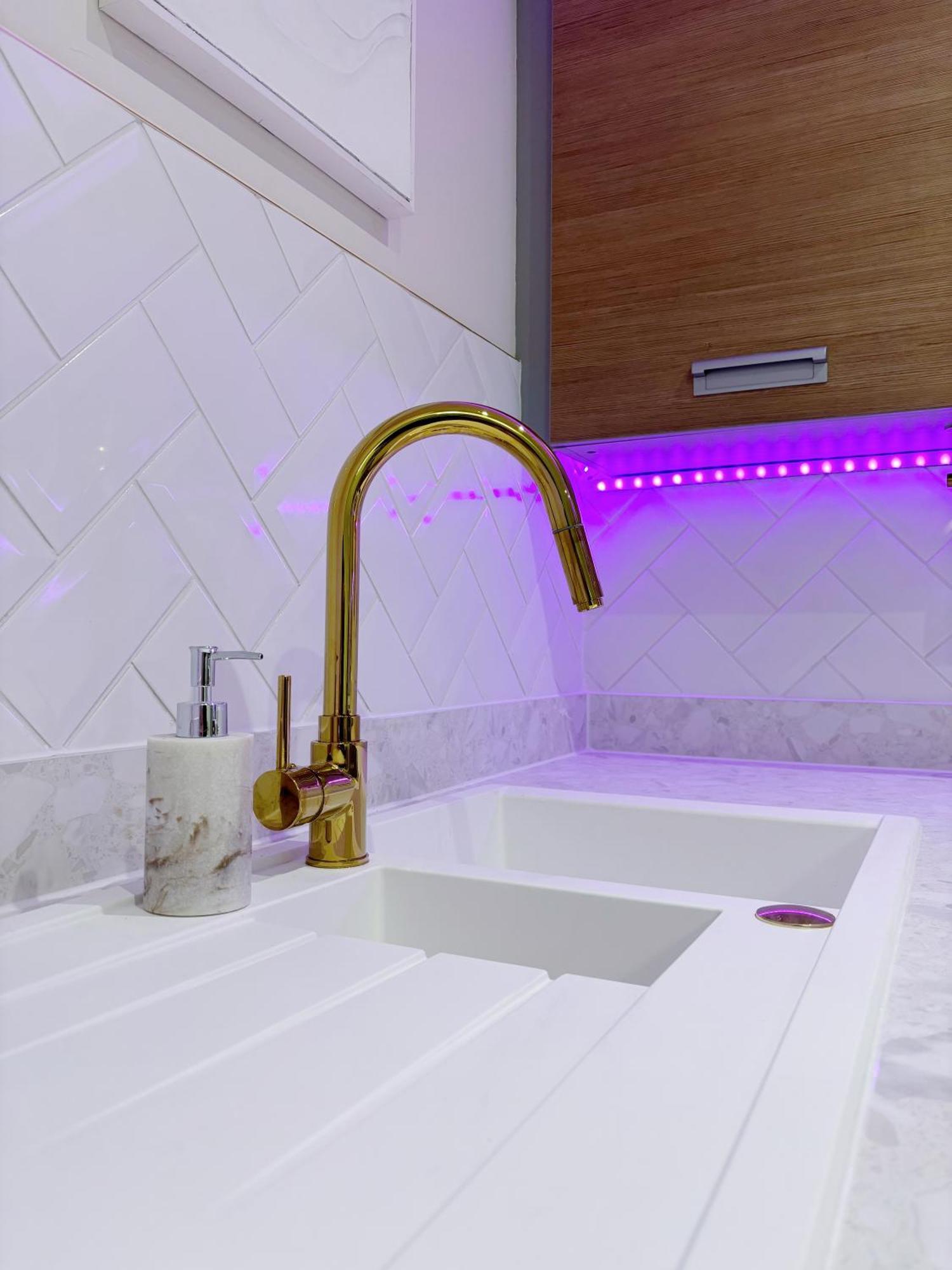Lux - Luxury With Jacuzzi In Leeds Centre Apartment *